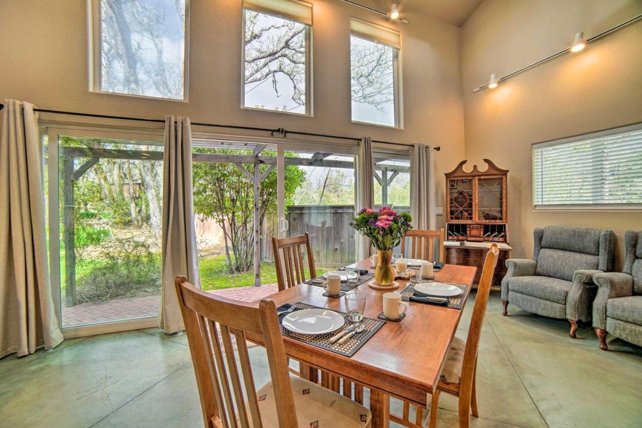 Hilltop Loft Ukiah Vacation Rental! Exterior photo