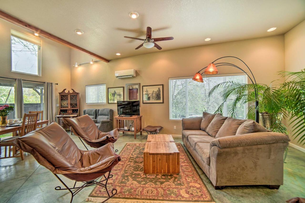 Hilltop Loft Ukiah Vacation Rental! Exterior photo