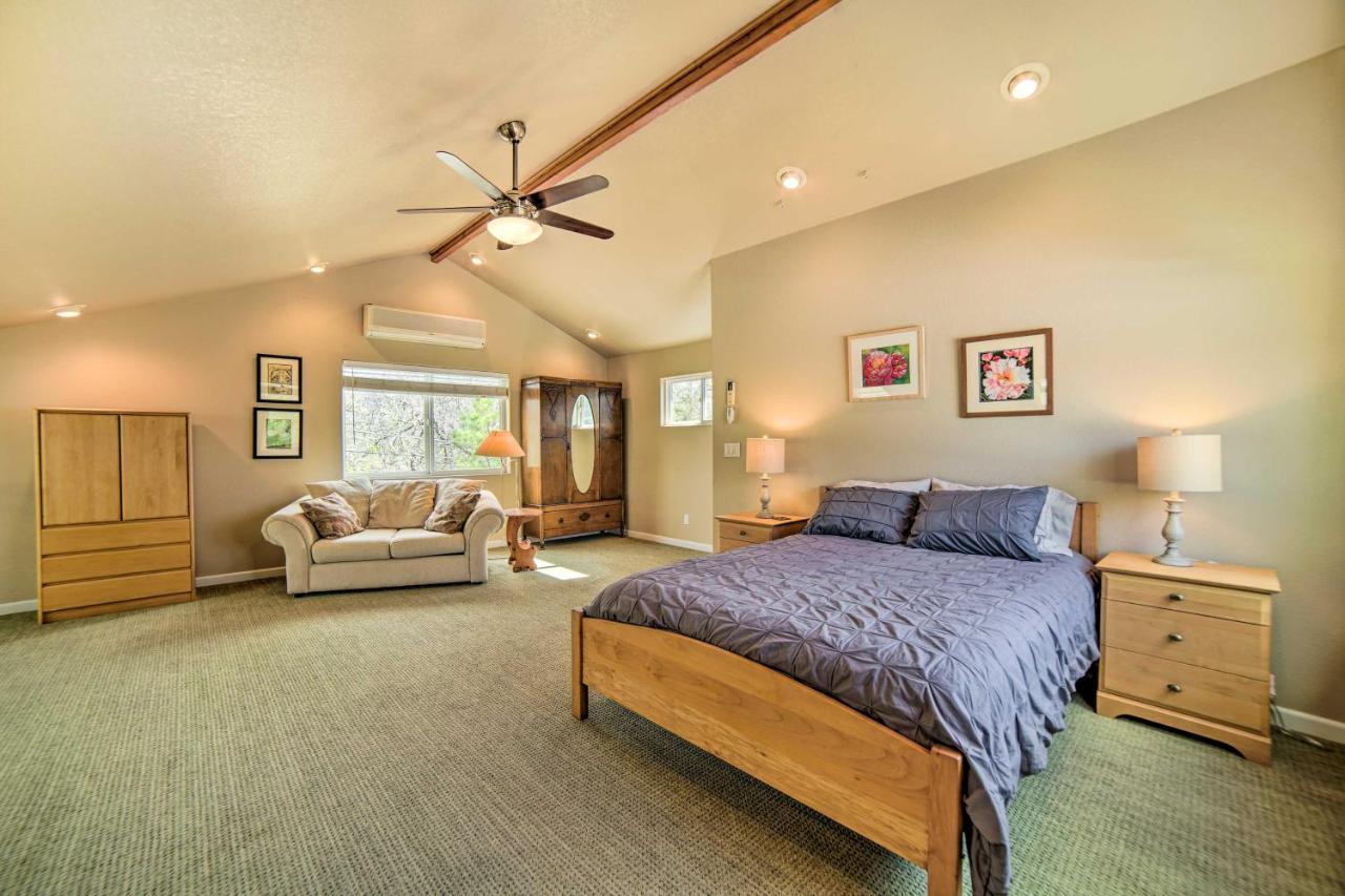 Hilltop Loft Ukiah Vacation Rental! Exterior photo