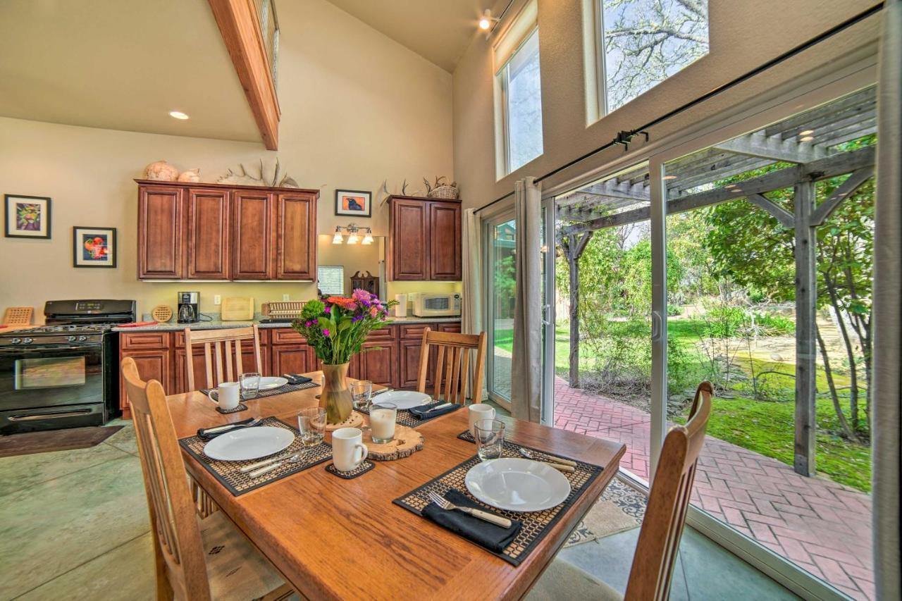 Hilltop Loft Ukiah Vacation Rental! Exterior photo